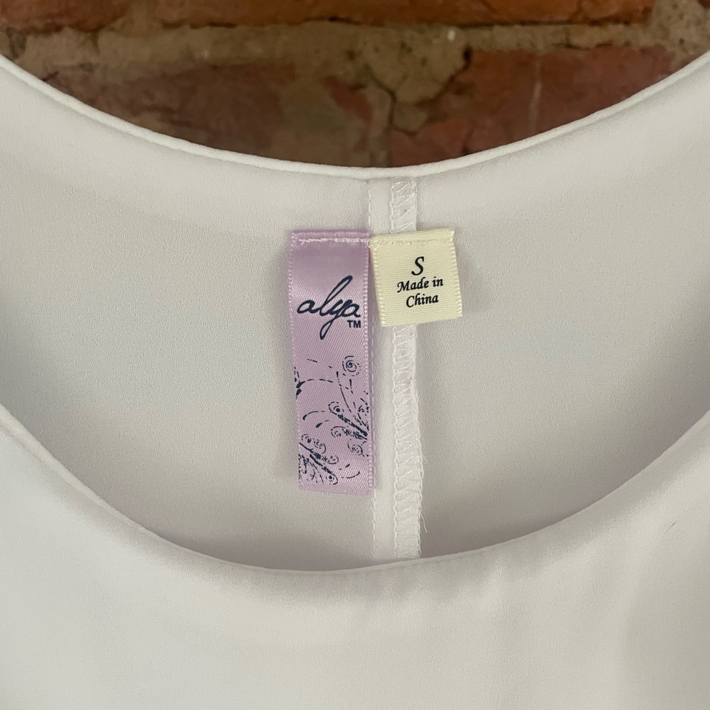 White shift dress - Picture 5 of 5